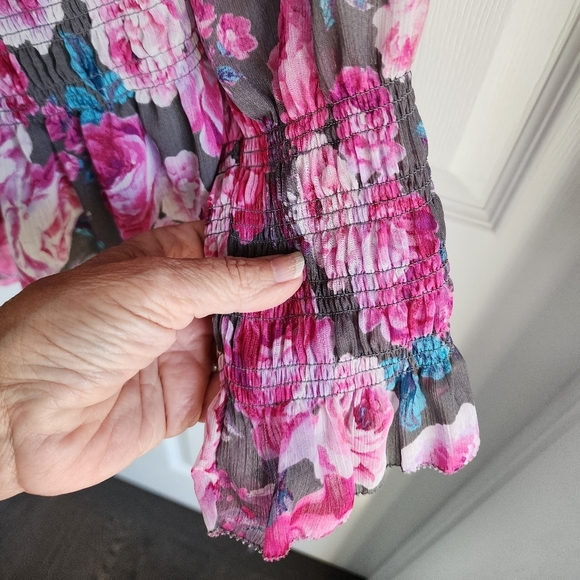 Torrid Crinkle Chiffon Smocked Waist Off-Shoulder Crop Top Floral Pink Sz 3 - Picture 7 of 11